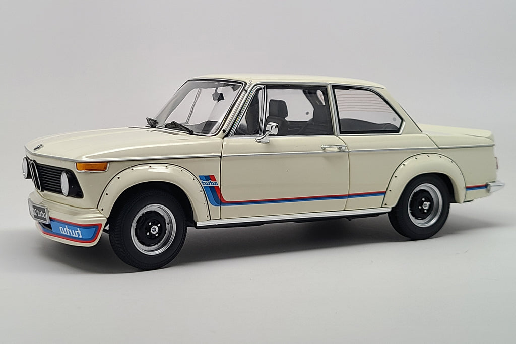 BMW 2002 Turbo | 1:18 Scale Diecast Model Car | Kyosho – Model