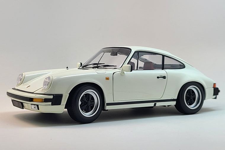 Porsche 911 Carrera 3.2 - 1:18 Scale Diecast Model Car by Minichamps