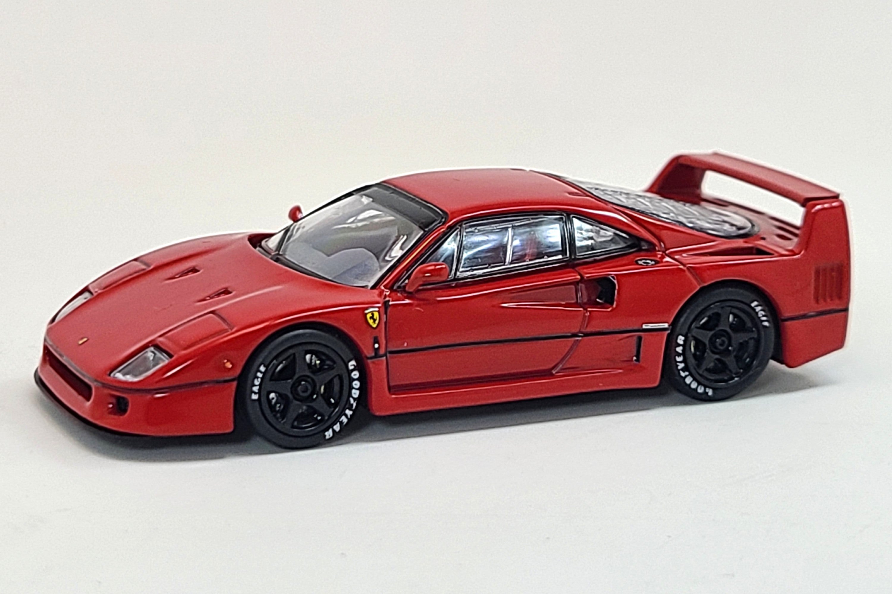 Ferrari F40 Lightweight | 1:64 Scale Diecast Model Car by Tarmac Works | Front Quarter