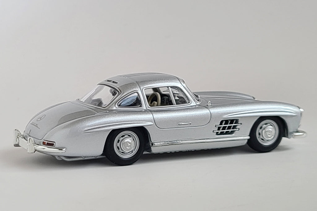 Mercedes-Benz 300SL Gullwing | 1:43 Scale Diecast Model | Maxichamps ...