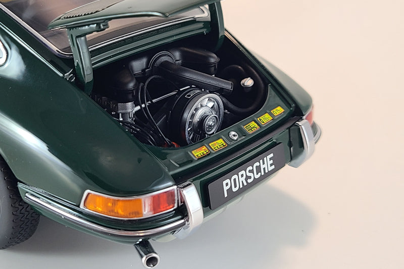 Porsche 911 (1964) | 1:18 Scale Diecast Model Car by Kyosho | Engine Detail