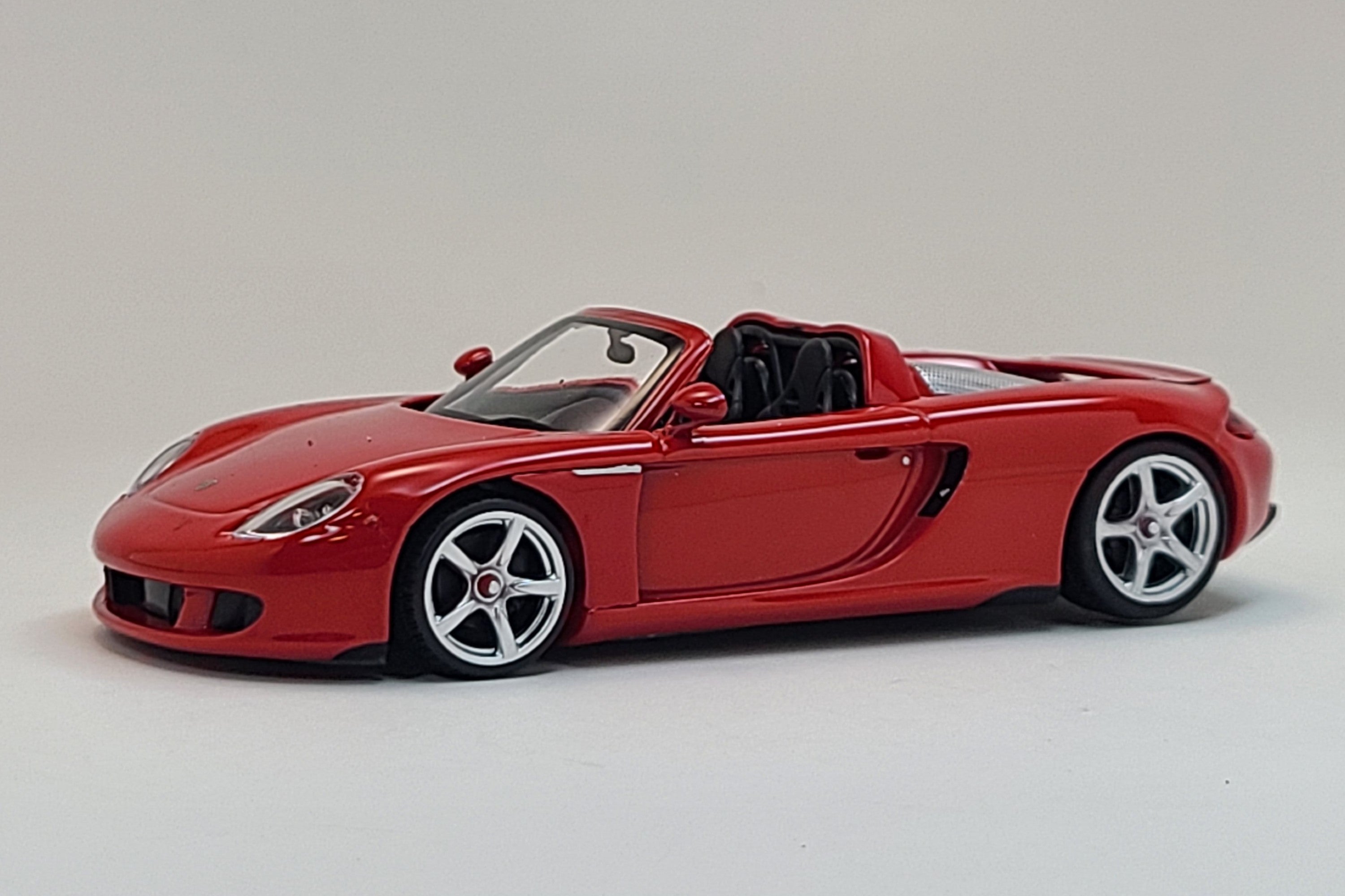 Porsche Carrera GT | 1:43 Scale Diecast Model Car by Maxichamps | Front Quarter