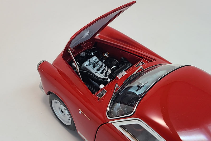 Alfa Romeo Giulietta Sprint Veloce Lightweight (1956) | 1:18 Scale Diecast Model Car by Kyosho | Engine Detail