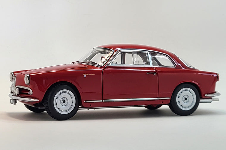 Alfa Romeo Giulietta Sprint Veloce Lightweight (1956) - 1:18 Scale Diecast Model Car by Kyosho