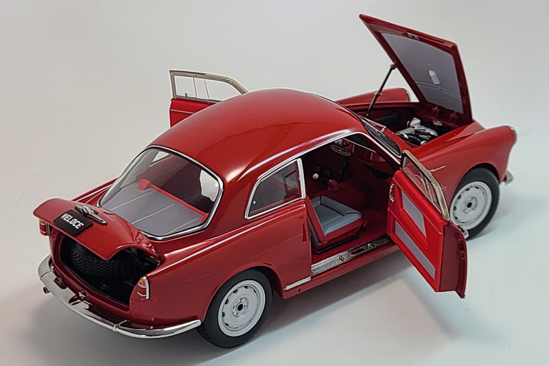 Alfa Romeo Giulietta Sprint Veloce Lightweight (1956) | 1:18 Scale Diecast Model Car by Kyosho | Opening Parts