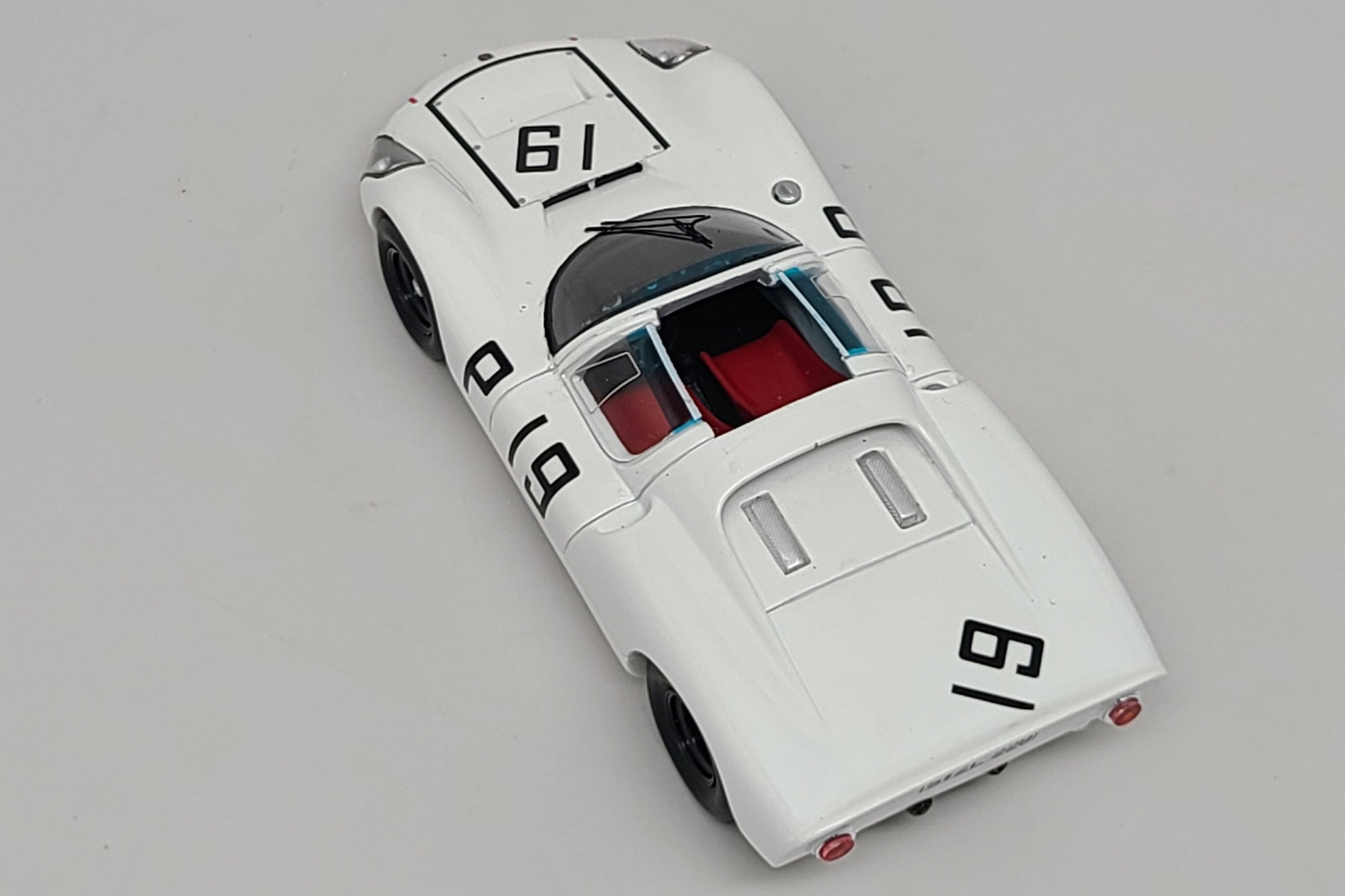 Porsche 910 (1967 Nurburgring 1000km) | 1:43 Scale Model Car 